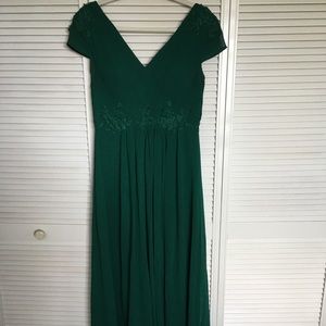 Emerald green maxi prom dress.